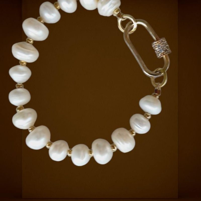 Pulseira de Pérolas Barroca de Água Doce com Fecho Rosca Cravejado de Mini Zircônias By Solange Marçal