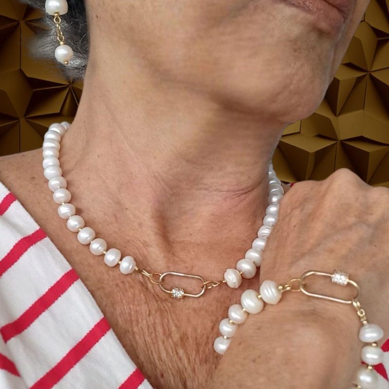 Colar Pérolas Barrocas de Água Doce com Fecho Cravejado de Zircônias By Solange Marçal